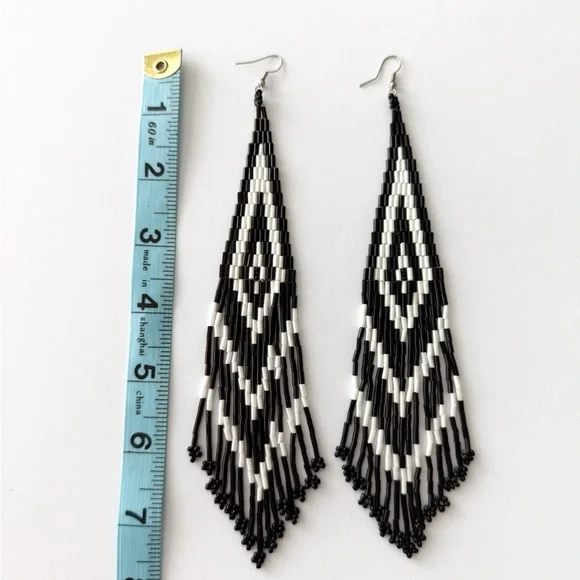 Vintage 90s Long Geometric Black and White Beaded Dangle Earrings - Picture 6 of 6